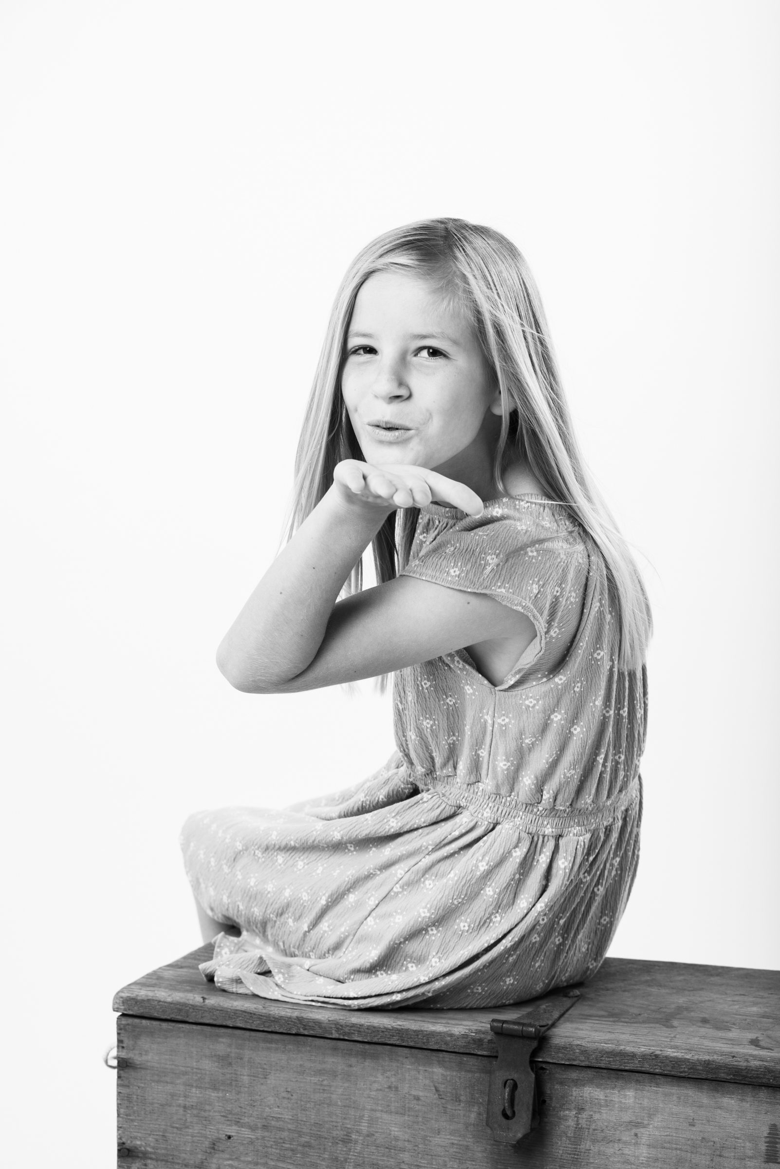 modern kids portraits by susan willis photography